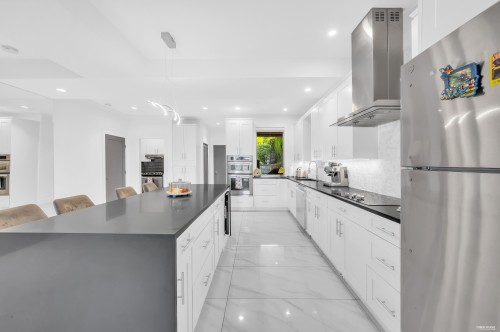 1123 Keith Road, West Vancouver, BC 