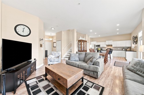 1049 Euphrates Crescent, Port Coquitlam, BC 