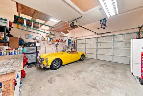 1049 Euphrates Crescent, Port Coquitlam, BC 