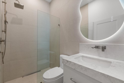 1605 21St Avenue E, Vancouver, BC 