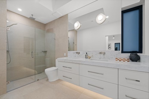 1605 21St Avenue E, Vancouver, BC 