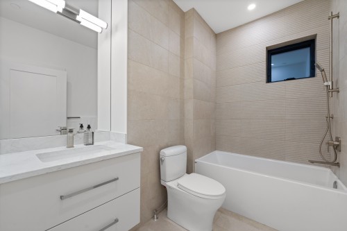1605 21St Avenue E, Vancouver, BC 