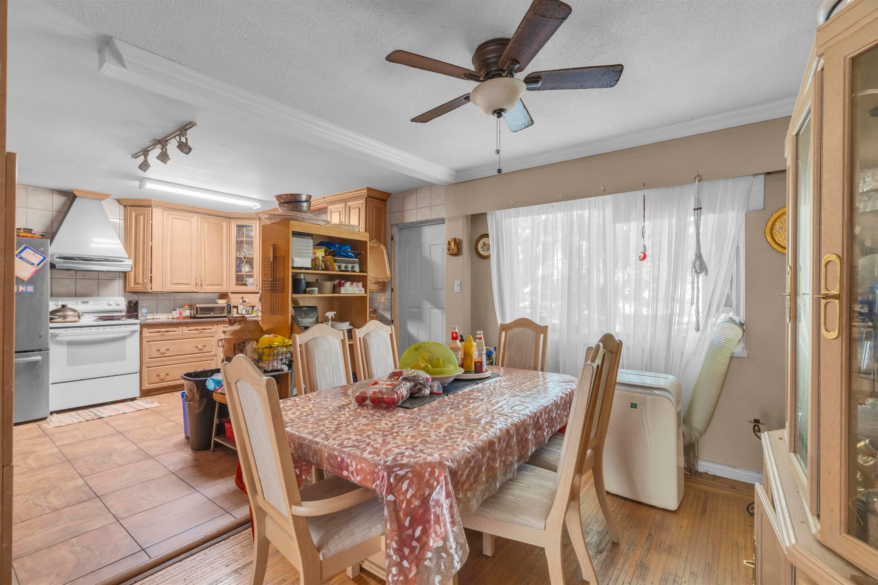 1825 Brunette Avenue, Coquitlam, BC