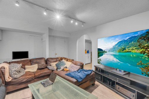 1825 Brunette Avenue, Coquitlam, BC 