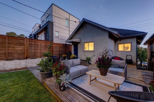 744 3Rd Street E, North Vancouver, BC 