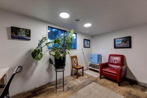 744 3Rd Street E, North Vancouver, BC 