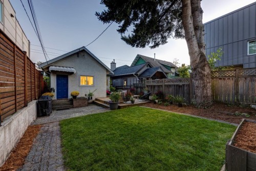 744 3Rd Street E, North Vancouver, BC 