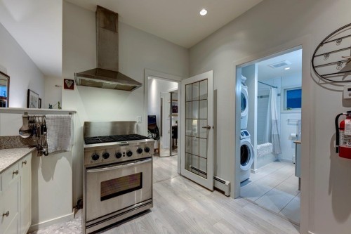744 3Rd Street E, North Vancouver, BC 