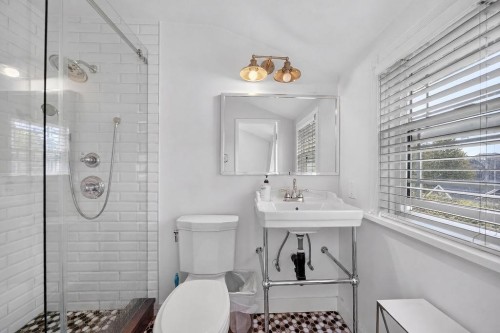 2984 39Th Avenue W, Vancouver, BC 