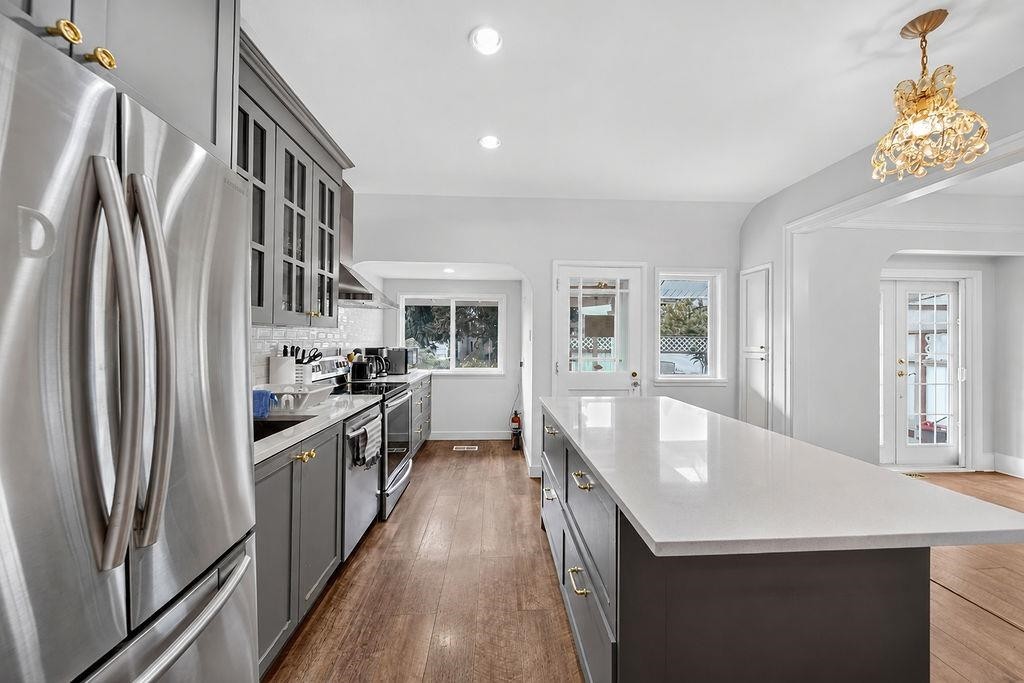 2984 39Th Avenue W, Vancouver, BC
