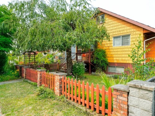 3017 17Th Avenue E, Vancouver, BC 