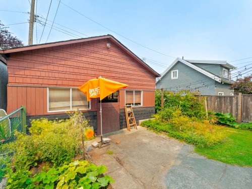3017 17Th Avenue E, Vancouver, BC 