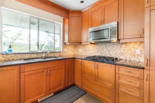 3 Burrard Crescent, Port Moody, BC 