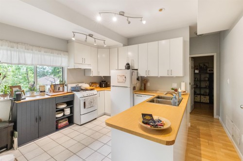 3 Burrard Crescent, Port Moody, BC 