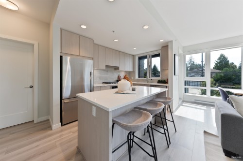 214-615 Cottonwood Avenue  Coquitlam, BC V3J 2S5
