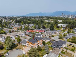 2-4561 Charlotte Court Burnaby, BC V5G 3T9