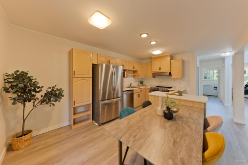 2512 Burian Drive, Coquitlam, BC 