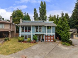 1120 Wallace Court  Coquitlam, BC V3C 4X4