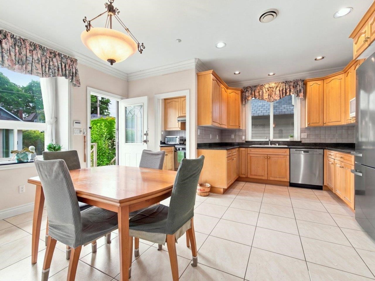3262 12Th Avenue W, Vancouver, BC