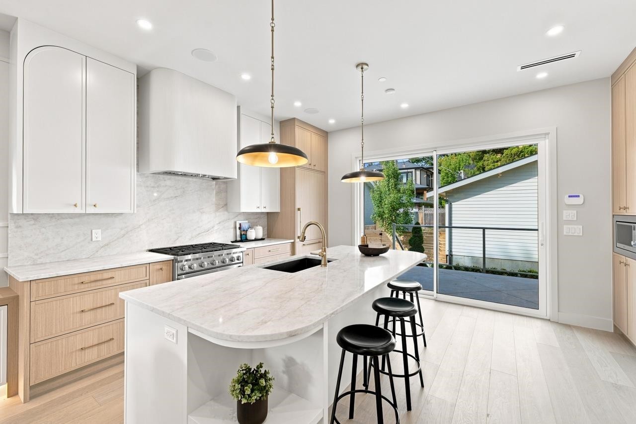 3549 38Th Avenue W, Vancouver, BC