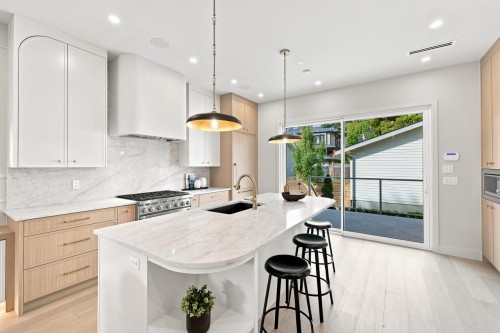 3549 38Th Avenue W, Vancouver, BC 