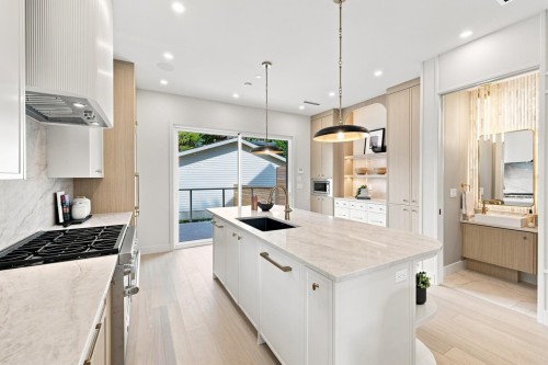 3549 38Th Avenue W, Vancouver, BC 