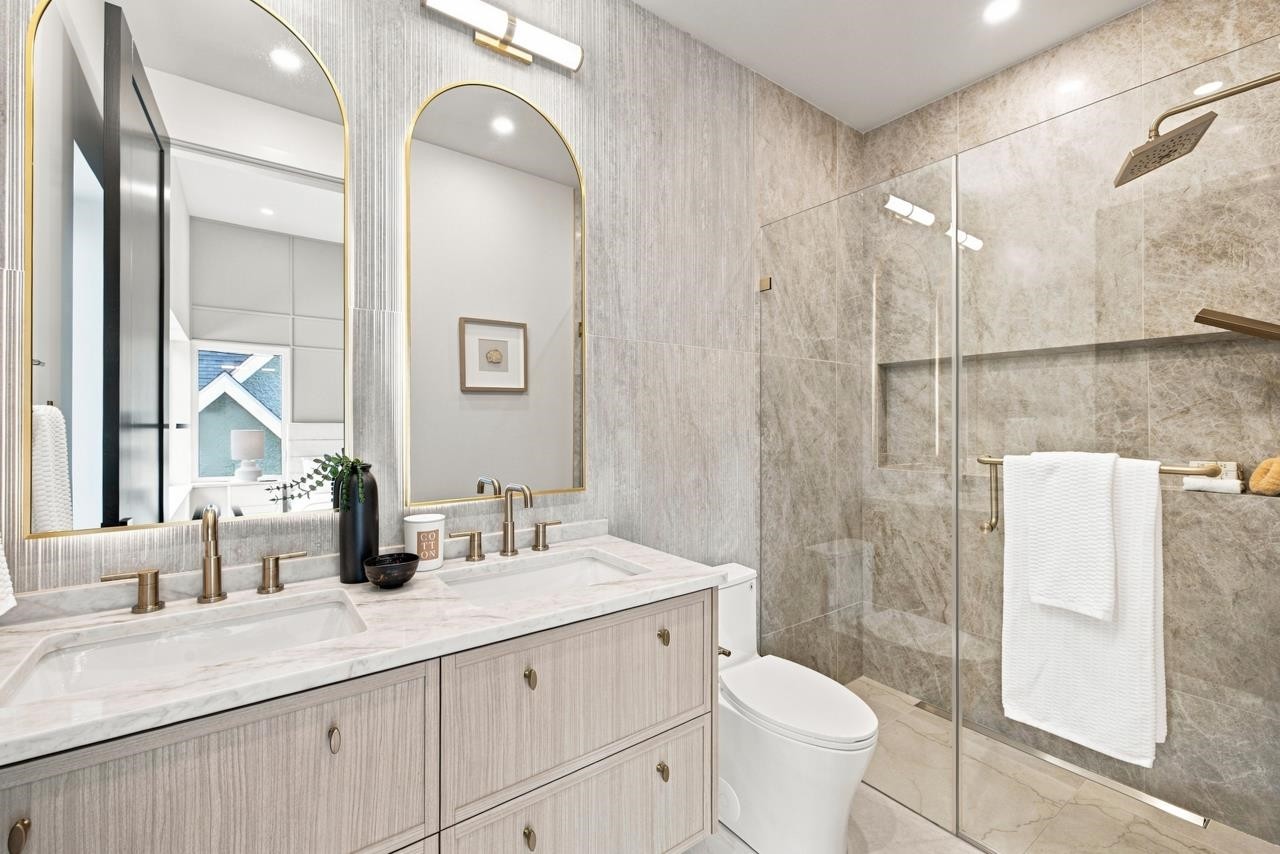 3549 38Th Avenue W, Vancouver, BC