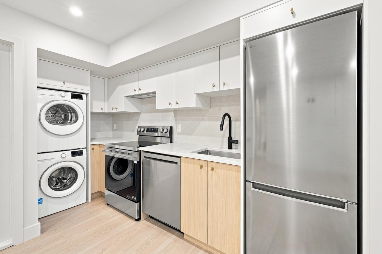 3549 38Th Avenue W, Vancouver, BC