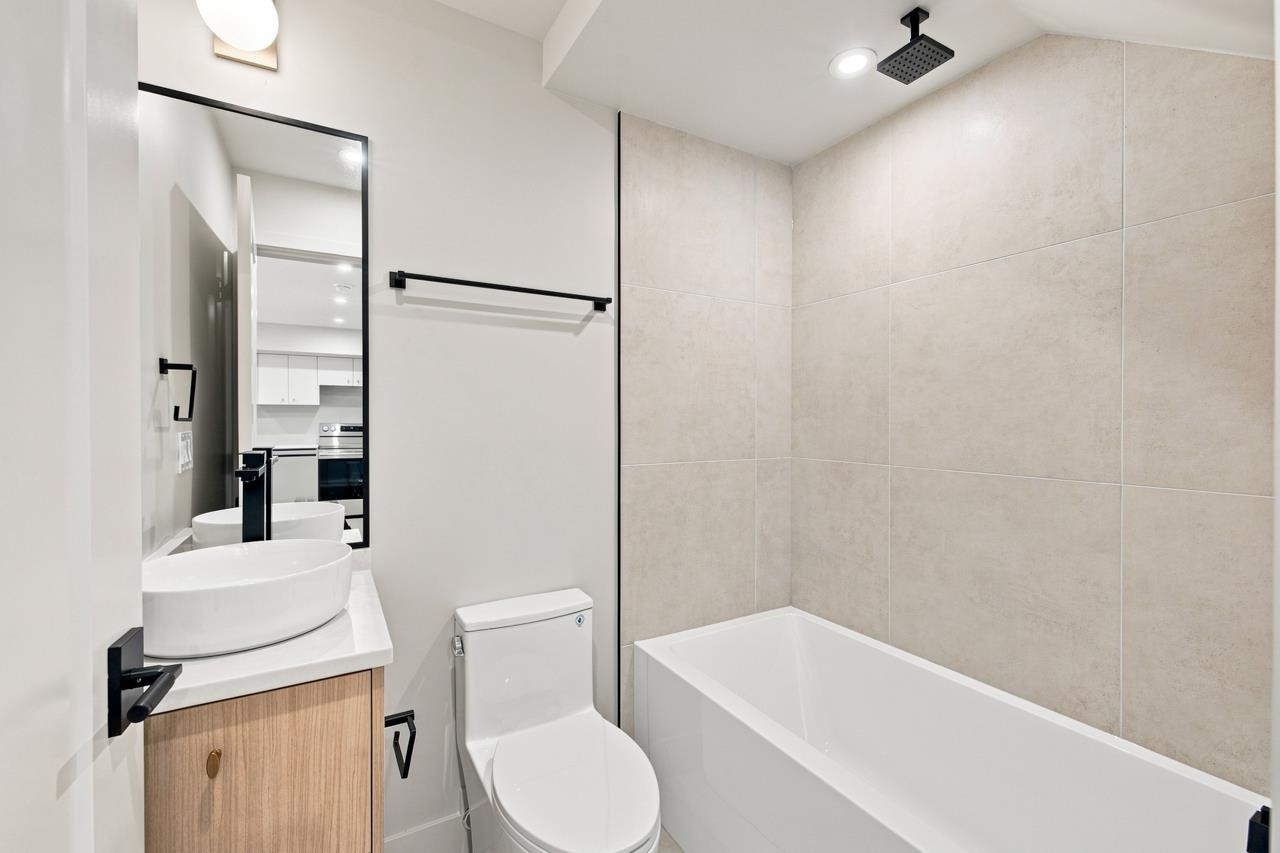 3549 38Th Avenue W, Vancouver, BC
