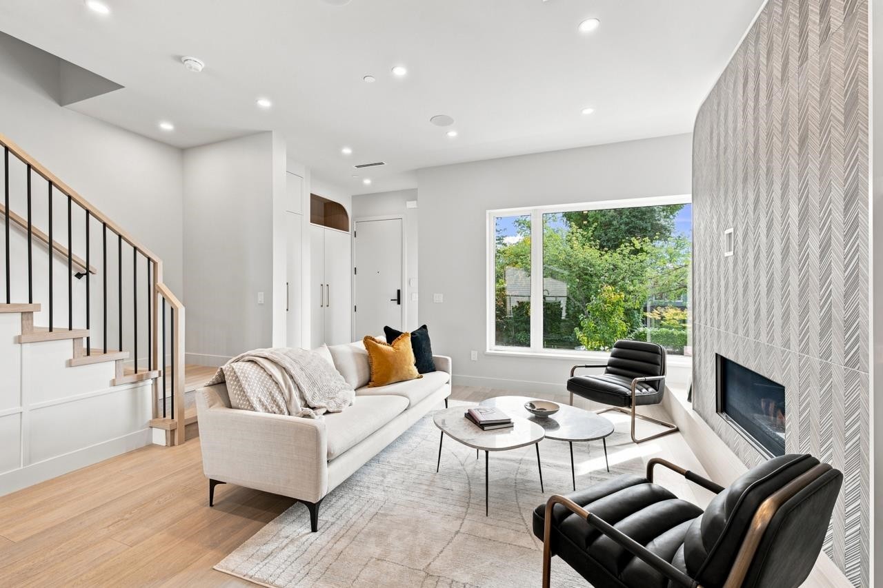 3549 38Th Avenue W, Vancouver, BC