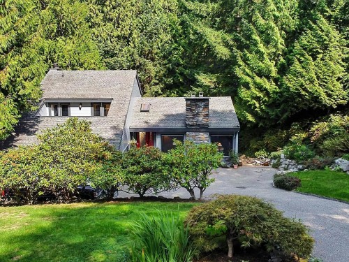 8568 Bedora Place  West Vancouver, BC V7W 2W4