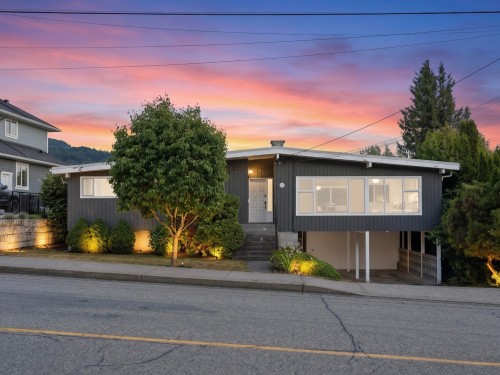 87 Mundy Street  Coquitlam, BC V3K 5L5