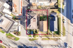 160 164 10th Street ENorth Vancouver, BC V7L 2C8