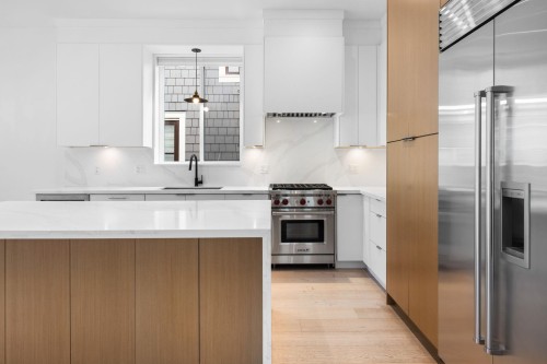 3123 16Th Avenue W, Vancouver, BC 