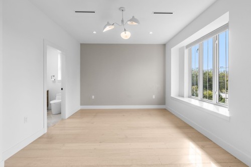 3123 16Th Avenue W, Vancouver, BC 