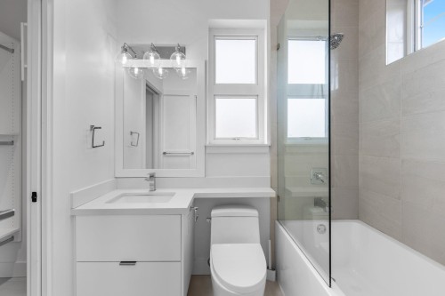 3123 16Th Avenue W, Vancouver, BC 