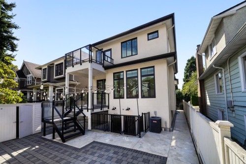 3123 16Th Avenue W, Vancouver, BC 