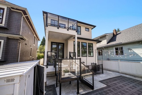 3123 16Th Avenue W, Vancouver, BC 