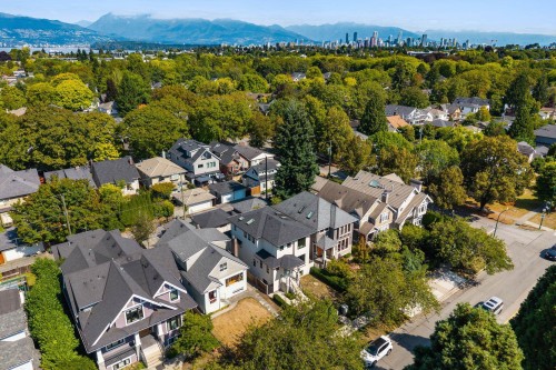 3123 16Th Avenue W, Vancouver, BC 