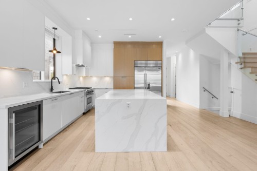 3123 16Th Avenue W, Vancouver, BC 