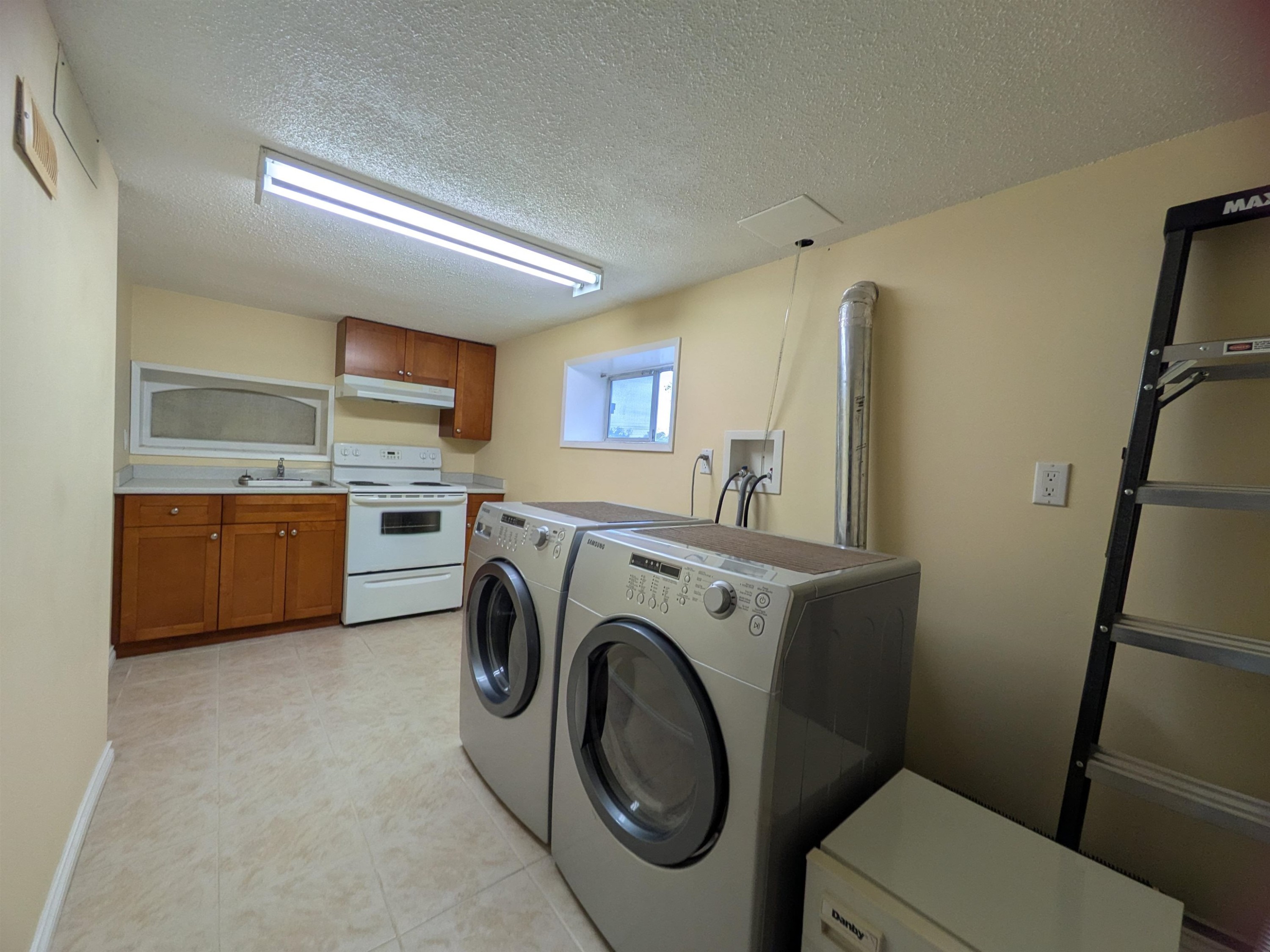 966 64Th Avenue E, Vancouver, BC