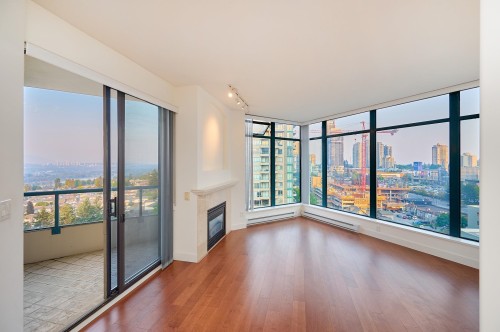 1701-4567 Hazel Street  Burnaby, BC V5H 4V4