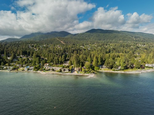 4358 Ross Crescent, West Vancouver, BC 