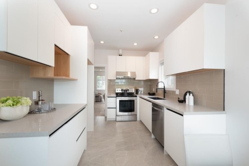 827 32Nd Avenue E, Vancouver, BC 