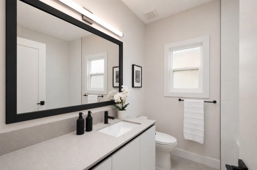 827 32Nd Avenue E, Vancouver, BC 