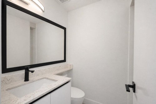 827 32Nd Avenue E, Vancouver, BC 