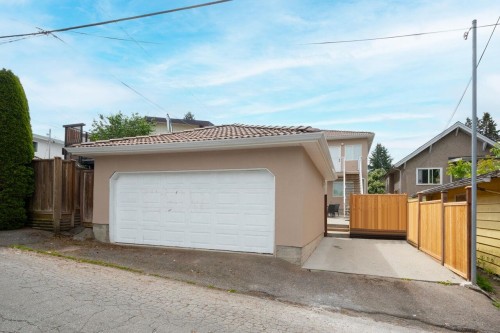 827 32Nd Avenue E, Vancouver, BC 