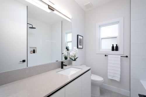 827 32Nd Avenue E, Vancouver, BC 