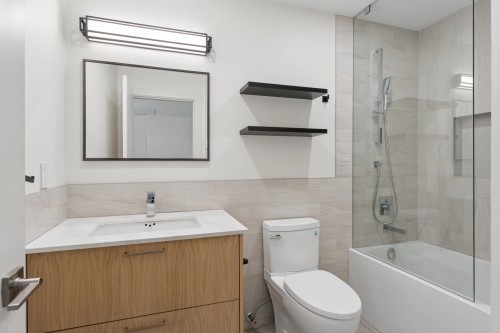 101-2242 Marine Drive, West Vancouver, BC 