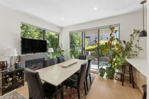 101-2242 Marine Drive, West Vancouver, BC 